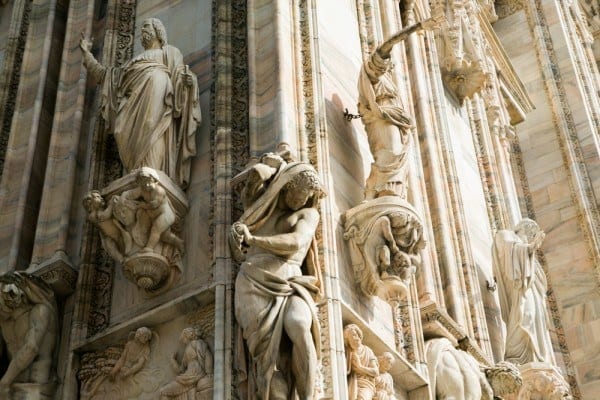 duomo zoom statue