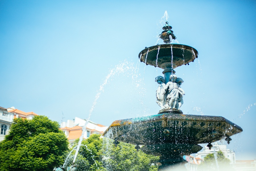 Fontaine dans le quartier du Rossio à Lisbonne
