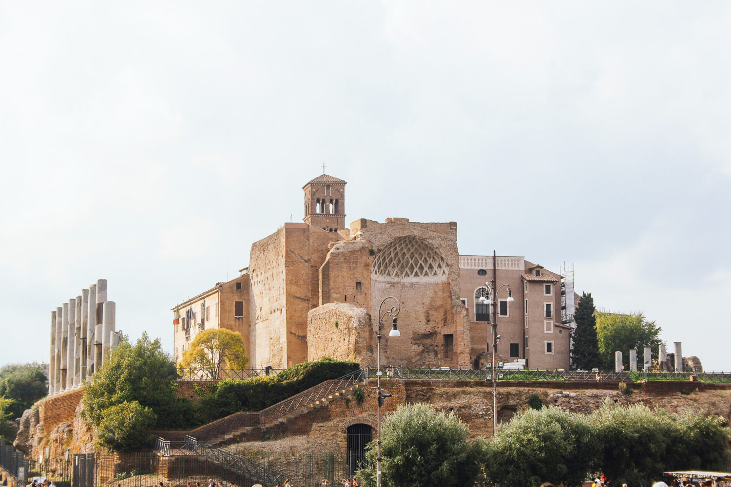 L’attribut alt de cette image est vide, son nom de fichier est visiter-rome-incontournables-1500x1000.jpg.