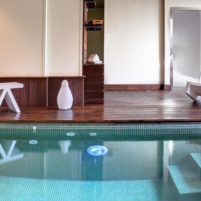Hôtel avec piscine en plein centre de Caen