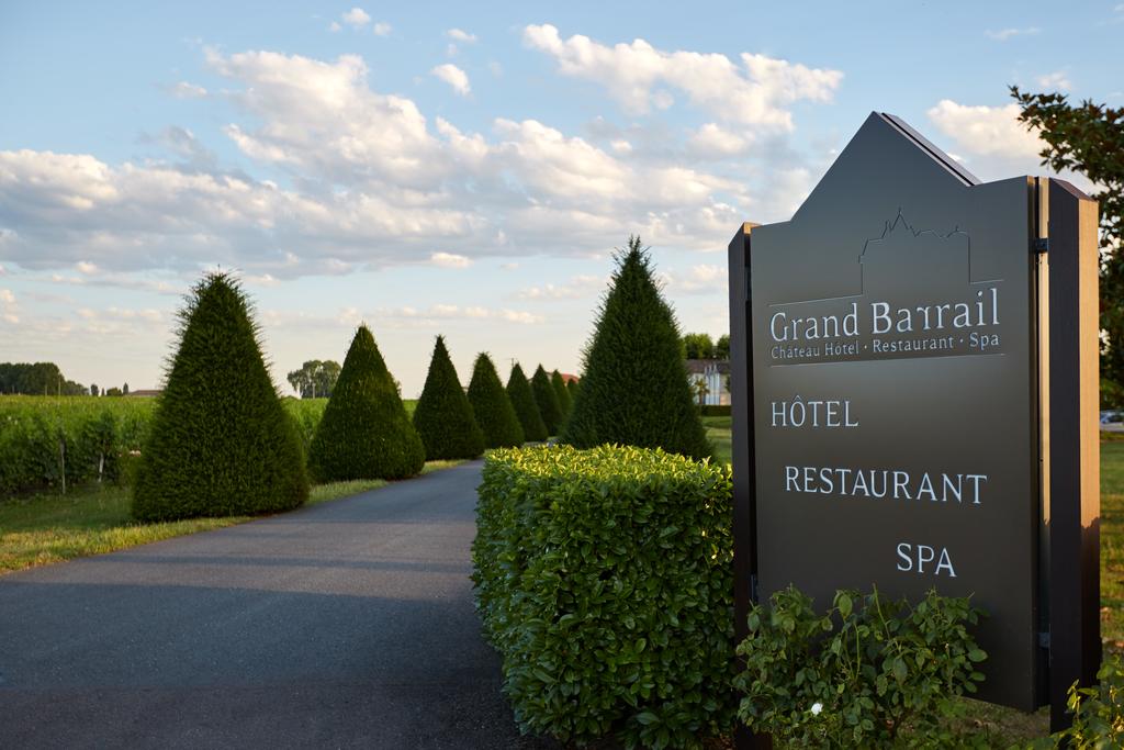 entree chateau hotel grand barrail