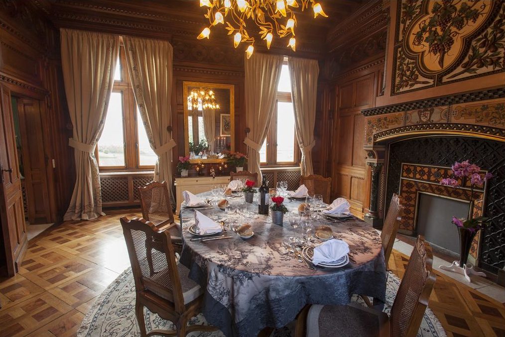 salle a manger chateau de la riviere
