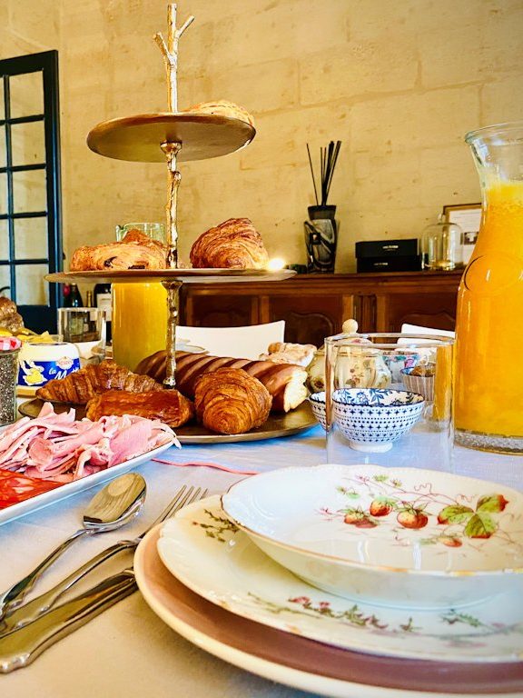 petit dejeuner chateau beaulieu de cleo