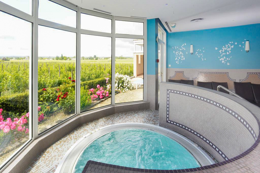 jacuzzi chateau hotel grand barrail