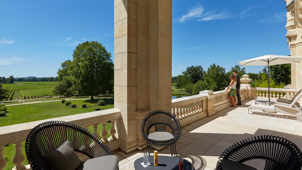 terrasse chateau hotel grand barrail