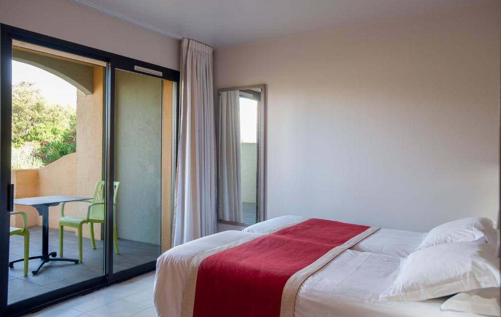 hotel bord de mer porto vecchio marina corsica