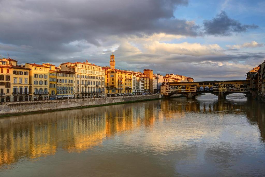 Hotel berchielli fleuve arno
